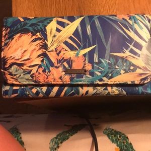Roxy Wallet 🌴🐠